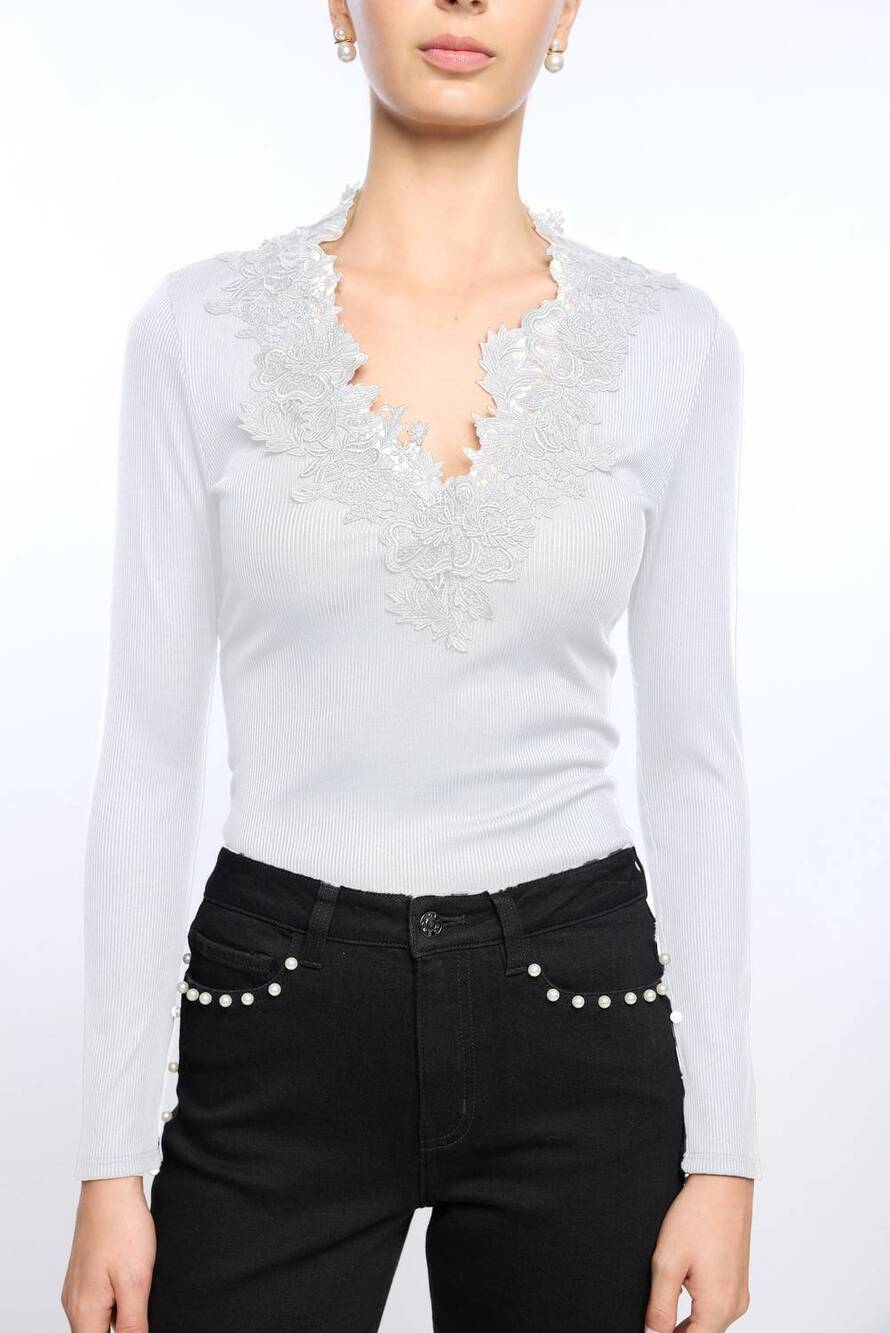 NEW GENERATION LOVE women's piper lace combo top in white